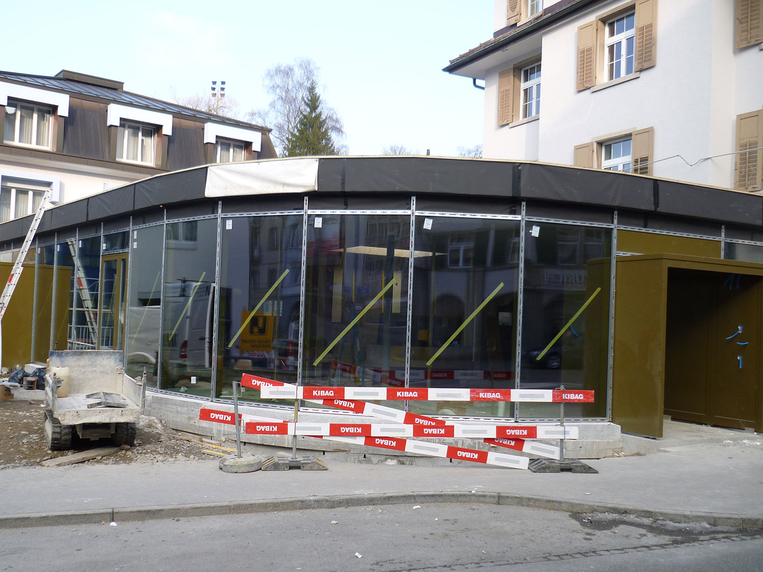 Glasfassade Lochblechverkleidung3